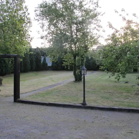 לינה וארוחת בוקר Knockaderry House