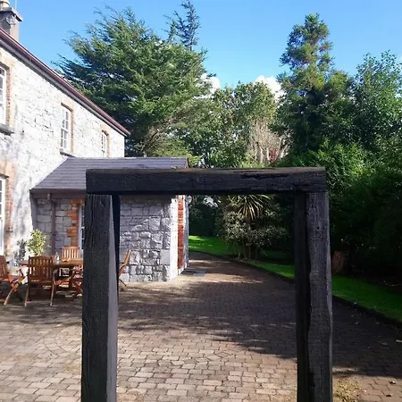 Bed & Breakfast Knockaderry House